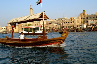 Taxi nước qua vịnh Dubai Taxi nước qua vịnh Dubai