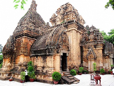 Tháp Bà Ponagar Tháp Bà Ponagar