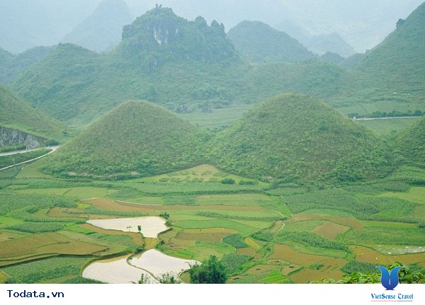 Du Khách Phương Nam Đam Mê Chinh Phục Cao Nguyên Đá Đồng Văn - Ảnh 4 Du Khách Phương Nam Đam Mê Chinh Phục Cao Nguyên Đá Đồng Văn - Ảnh 4