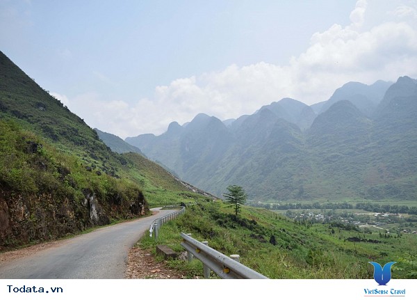Du Khách Phương Nam Đam Mê Chinh Phục Cao Nguyên Đá Đồng Văn - Ảnh 6 Du Khách Phương Nam Đam Mê Chinh Phục Cao Nguyên Đá Đồng Văn - Ảnh 6