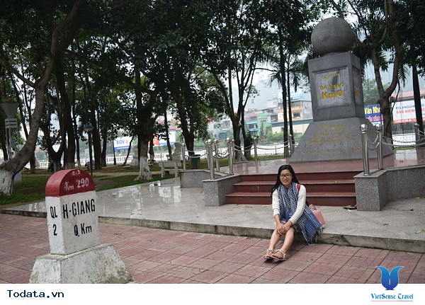 Du Khách Phương Nam Đam Mê Chinh Phục Cao Nguyên Đá Đồng Văn - Ảnh 1 Du Khách Phương Nam Đam Mê Chinh Phục Cao Nguyên Đá Đồng Văn - Ảnh 1