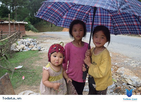 Du Khách Phương Nam Đam Mê Chinh Phục Cao Nguyên Đá Đồng Văn - Ảnh 7 Du Khách Phương Nam Đam Mê Chinh Phục Cao Nguyên Đá Đồng Văn - Ảnh 7