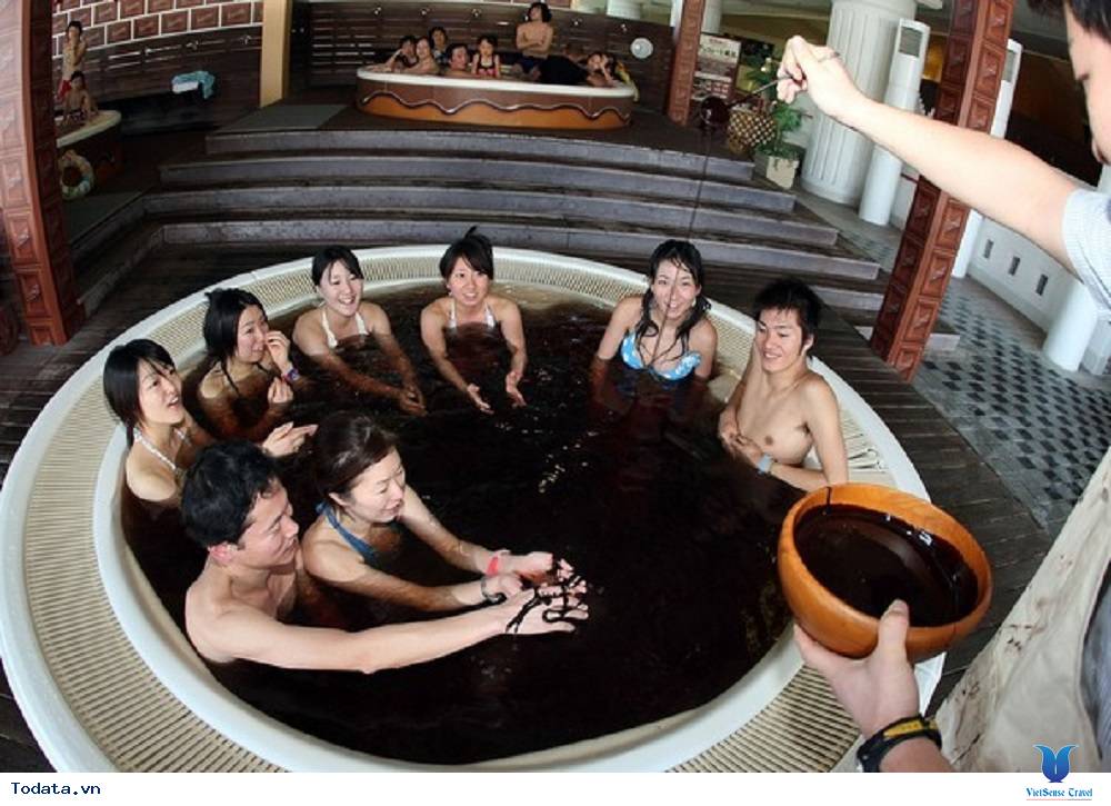 Thử tắm rượu Sake ở Nhật Bản