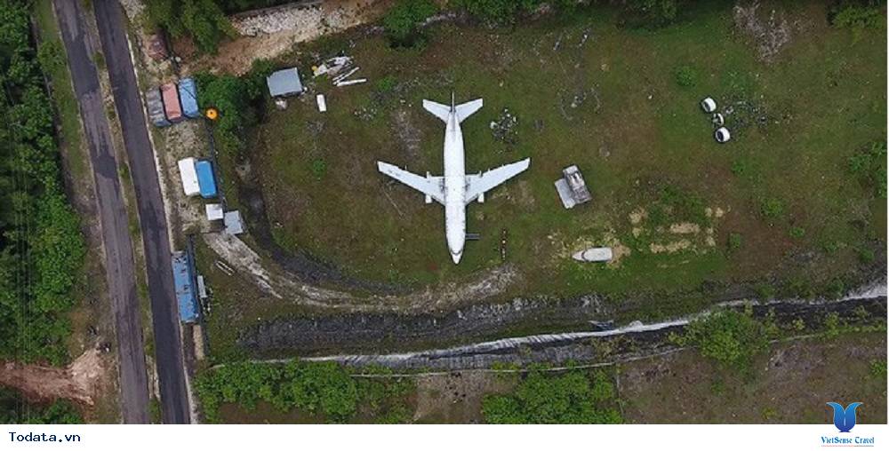 Từng có một chiếc Boeing 737 nằm bỏ không trên cánh đồng Bali