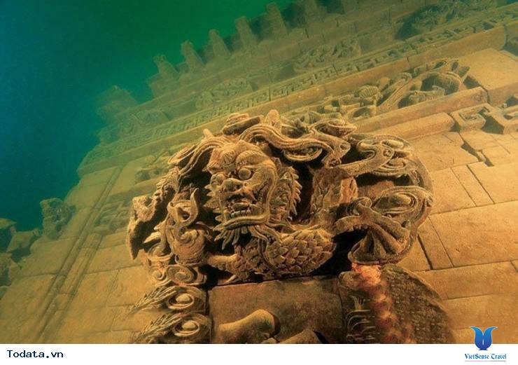 Vén bức màn kỳ bí thành phố nghìn năm tuổi dưới lòng hồ ở Trung Quốc