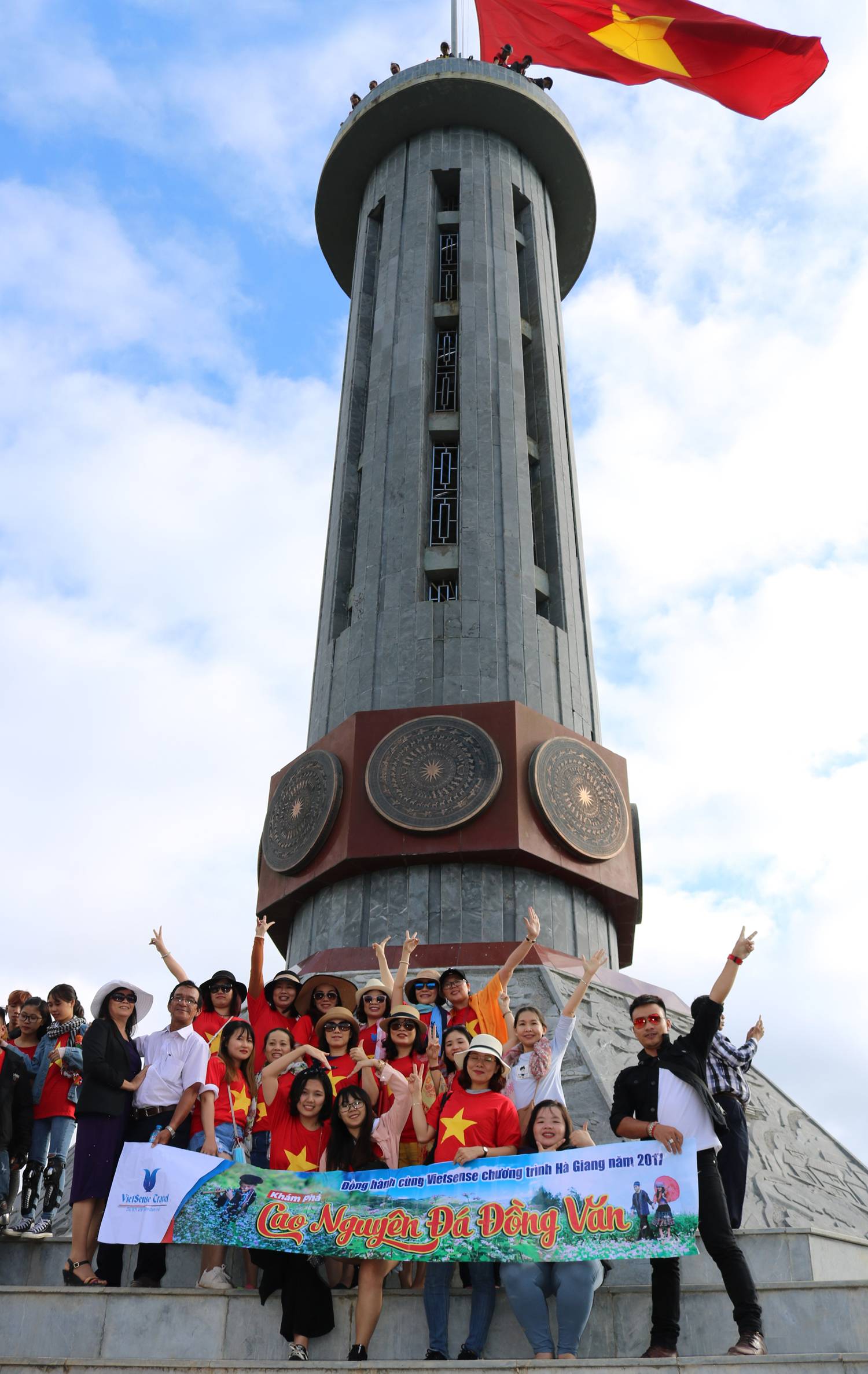 Đoàn Khám Phá Hà Giàng Mùa Hoa Tam Giác Mạch - Ảnh 3 Đoàn Khám Phá Hà Giàng Mùa Hoa Tam Giác Mạch - Ảnh 3