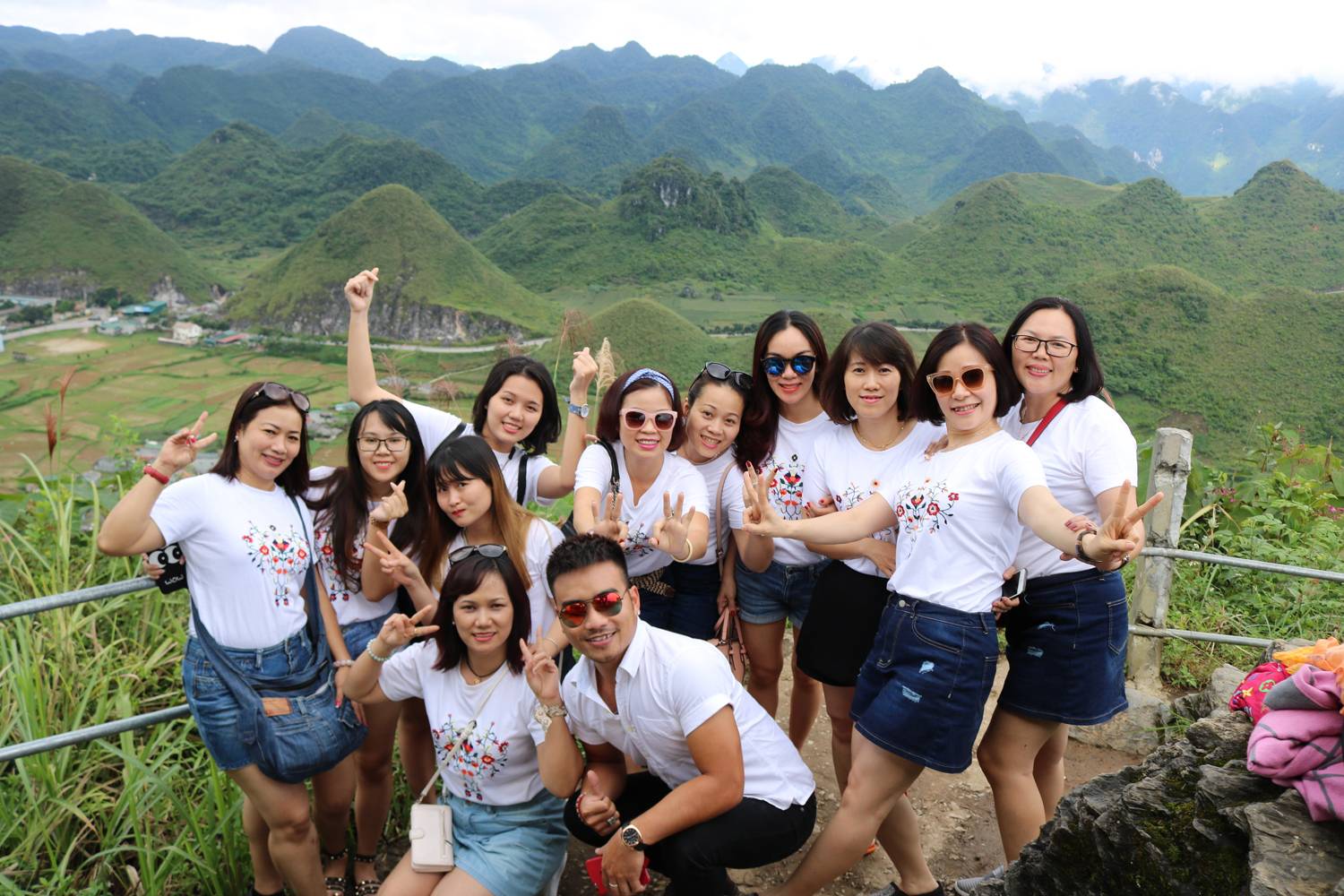 Đoàn Khám Phá Hà Giàng Mùa Hoa Tam Giác Mạch - Ảnh 2 Đoàn Khám Phá Hà Giàng Mùa Hoa Tam Giác Mạch - Ảnh 2