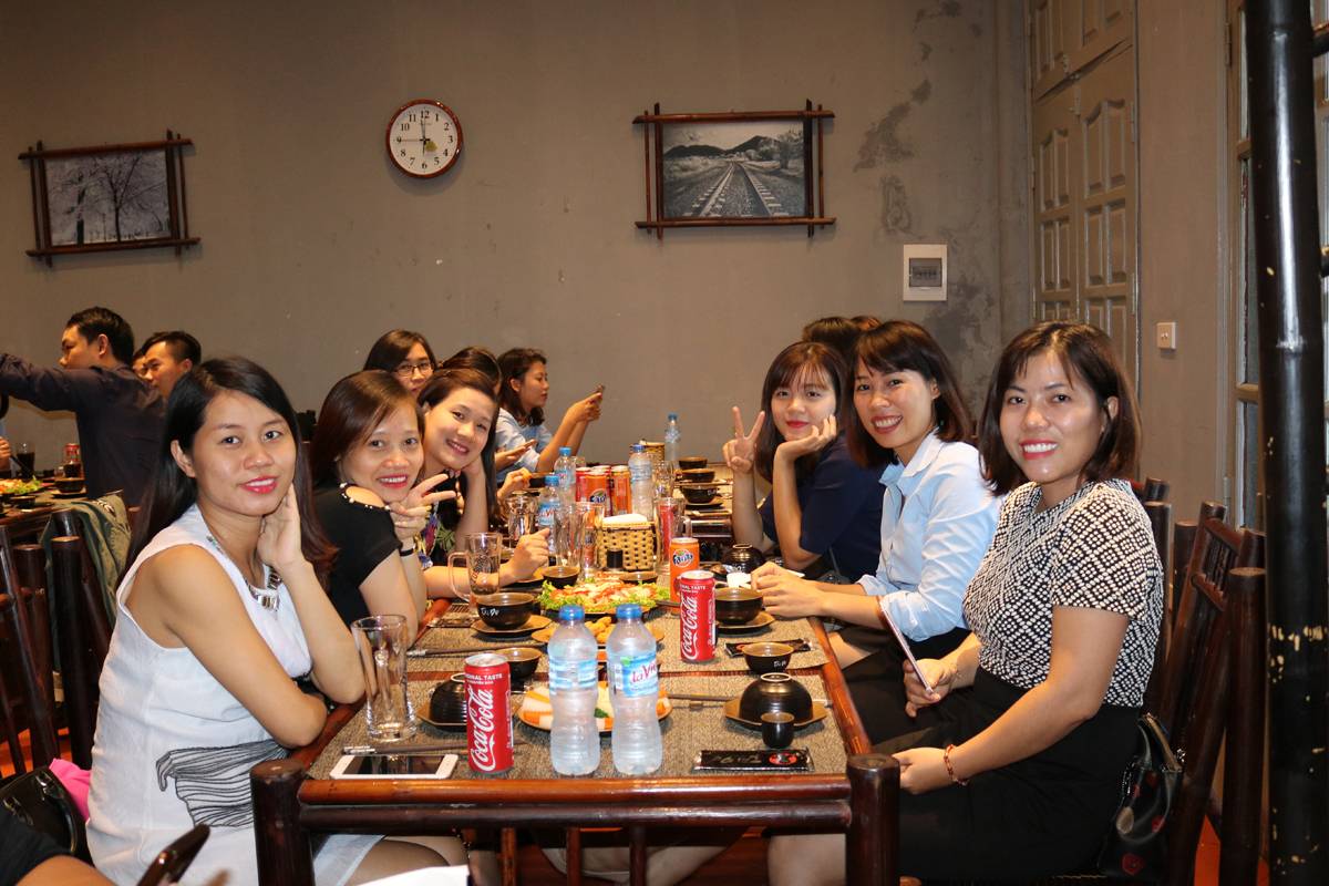 VietSense Travel tưng bừng liên hoan chào mừng 20/10 - Ảnh 4 VietSense Travel tưng bừng liên hoan chào mừng 20/10 - Ảnh 4