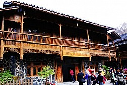 Bảo Tàng Cổ Thành Ở Phượng Hoàng Cổ Trấn