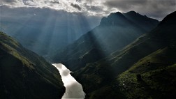 Bình minh trên đỉnh Mã Pì Lèng