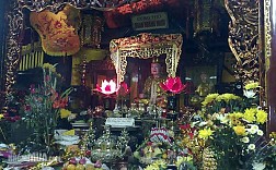 Đền Ông Hoàng Mười