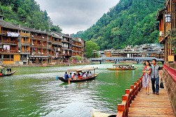 Điểm Đến Hút Khách Nhất Phượng Hoàng Cổ Trấn