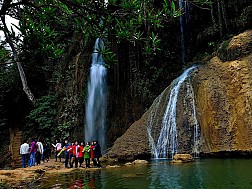 Thác Dải Yếm Mộc Châu