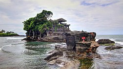 Khung cảnh ngoạn mục nhất xung quanh đền Tanah Lot
