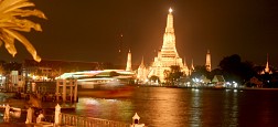 Lung linh huyền ảo với khi đêm đến ở Sông Chao Phraya Thái Lan