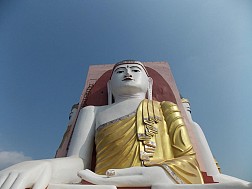 Nét cuốn hút tại Chùa Tượng Phật 4 Mặt Kyaitpun