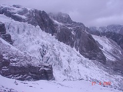 Ngọc Long Tuyết Sơn Hùng Vĩ Giữa Mùa Đông