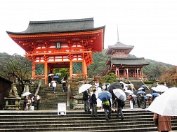 Ngôi Chùa Linh Thiêng  Kiyomizu Dera
