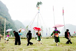 Nhiều hoạt động sôi nổi trong ngày hội văn hóa dân tộc Mông toàn quốc lần thứ 2