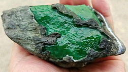 Sắc ngọc long lanh tại trung tâm ngọc Myanmar