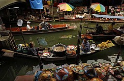 Thăm khu chợ nổi Damnoen Saduak ở BangKok