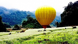 Trải nghiệm “bay” cùng khinh khí cầu tại Mộc Châu