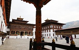 Tu viện pháo đài Trashicho Dzong