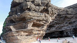 Vẻ đẹp hoang sơ, kì vỹ của Hang Câu