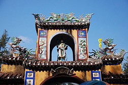 Vẻ đẹp hùng vĩ của chùa Thiên Ấn tại Lý Sơn