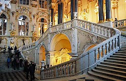 Vẻ đẹp lộng lẫy của Cung điện Mùa đông ở Nga