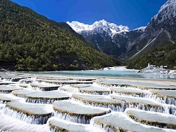 Vẻ Đẹp Rung Động Lòng Người Của Ngọc Long Tuyết Sơn