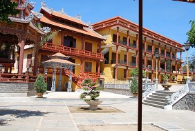 chùa Tứ sắc Khải Đoan