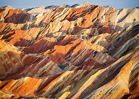 Địa Mạo Đan Hà (Danxia Landform) - Dãy Núi Đan Hà “7 sắc cầu vồng