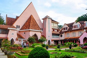 nhà thờ Domain De Marie