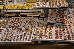 Trung Tâm Ngọc [Myanmar]