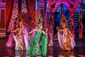 Bước lạc vào show chuyển giới Thái Lan đẹp mê hồn Bước lạc vào show chuyển giới Thái Lan đẹp mê hồn