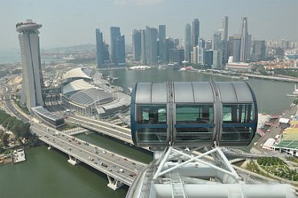Choáng ngợp với vòng đu quay khổng lồ Singapore Flyer
