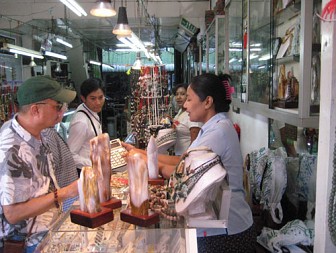 Đến khu Chợ Bogyoke Aung San náo nhiệt