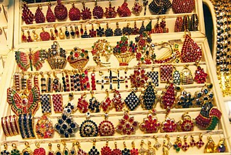 Đi Chợ Bogyoke Aung San thỏa thích mua sắm