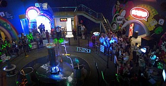 Điều đặc biệt tại trung tâm khoa học Singapore và rạp chiếu phim Omi