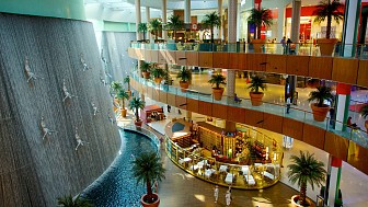 Lạc Bước Trong Dubai Mall