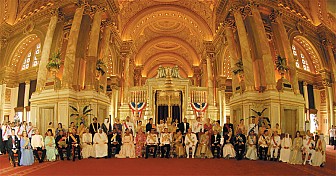 Ngắm vẻ đẹp Cung Điện Đá Trắng nhuốm màu thời gian