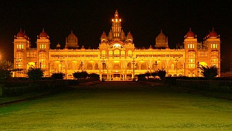 Saint Peterburg thành phố của những cung điện Saint Peterburg thành phố của những cung điện