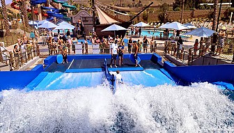 Sảng khoái ở công viên nước Adventure Cove Singapore