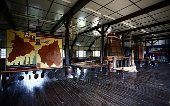 Tòa giám mục Kon Tum làm bằng gỗ quý độc nhất vô nhị tại Việt Nam Tòa giám mục Kon Tum làm bằng gỗ quý độc nhất vô nhị tại Việt Nam