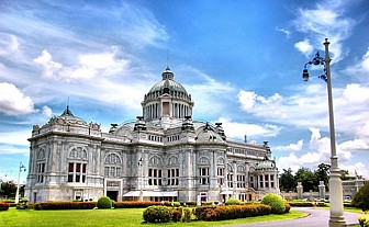 Vẻ đẹp tráng lệ của Cung Điện Đá Trắng Vẻ đẹp tráng lệ của Cung Điện Đá Trắng