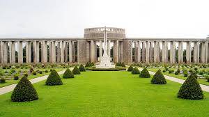 Viếng nghĩa trang chiến tranh Htauk Kyant