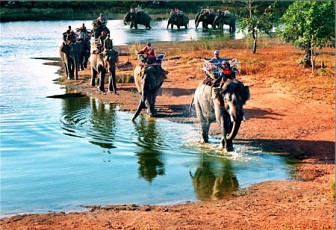 Tây Nguyên: Buôn Đôn - Thác Dray Nur - Buôn Kotam 1 Ngày Tây Nguyên: Buôn Đôn - Thác Dray Nur - Buôn Kotam 1 Ngày