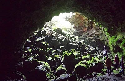 Bất Ngờ Với Hang Núi Lửa lớn Nhất Việt Nam Bất Ngờ Với Hang Núi Lửa lớn Nhất Việt Nam