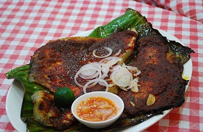 Cá đuối nướng Sambal nổi tiếng ở Singapore